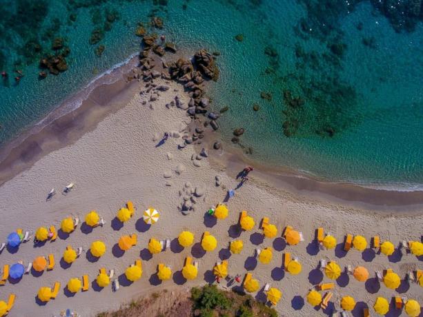 Spiaggia acqua bassa e sabbiosa: Tropea 