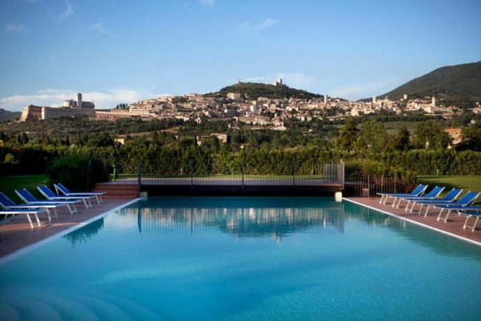 Assisi Relax piscina Umbria per Famiglie  Coppie 