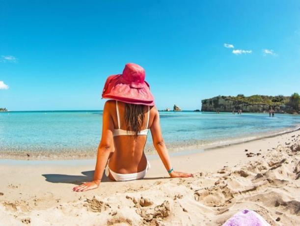 Spiaggia caratterizzata da Sabbia bianchissima e fine 