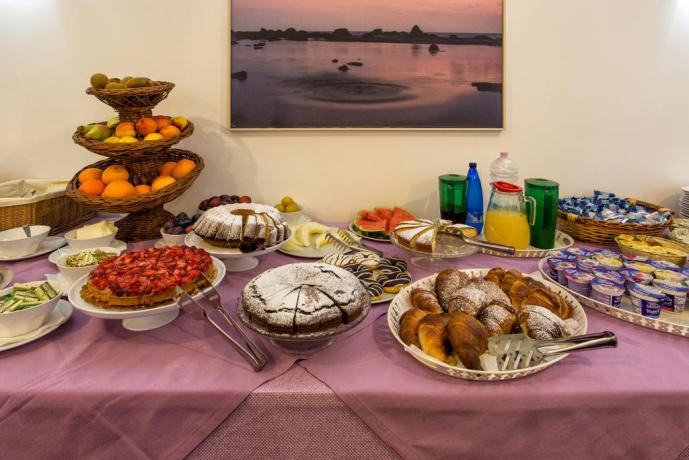 Colazione A Buffet In Hotel A Lampedusa Hotel 3 Stelle Centro Storico ...