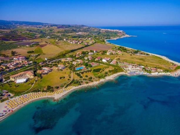 Villaggio immerso nel verde e diretto sul mare 