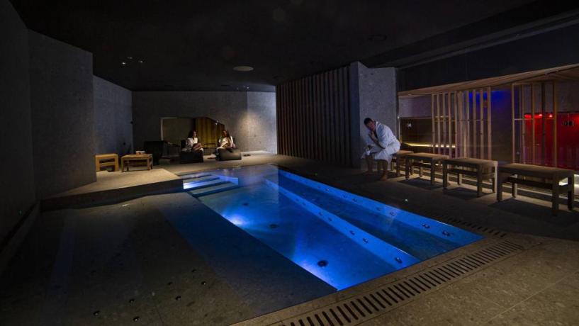 Percorsi Spa a Cascia, Hotel con piscina  