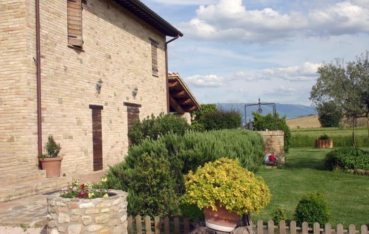 Agriturismo con piscina campagna umbra, Bevagna  