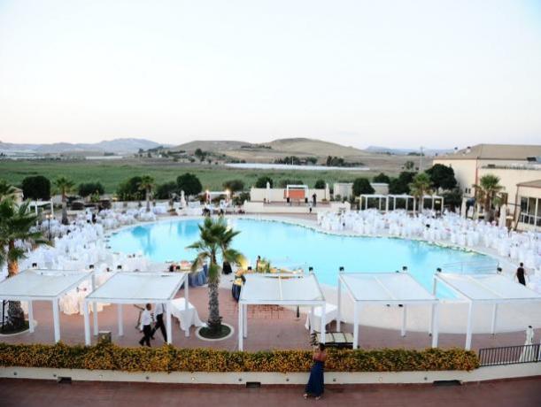 Piscina attrezzata per ricevimento 