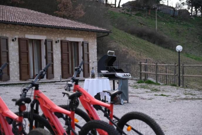 Cascia escursioni in bici e soggiorno Casolare  