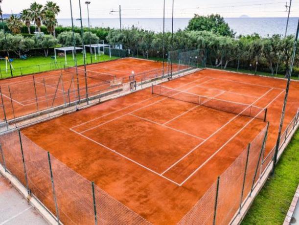 Campo da Tennis in terra Rossa 