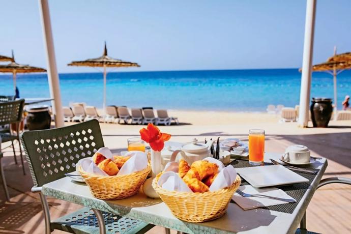 Colazione proprio sul mare, tavoli vista mare Sharm 