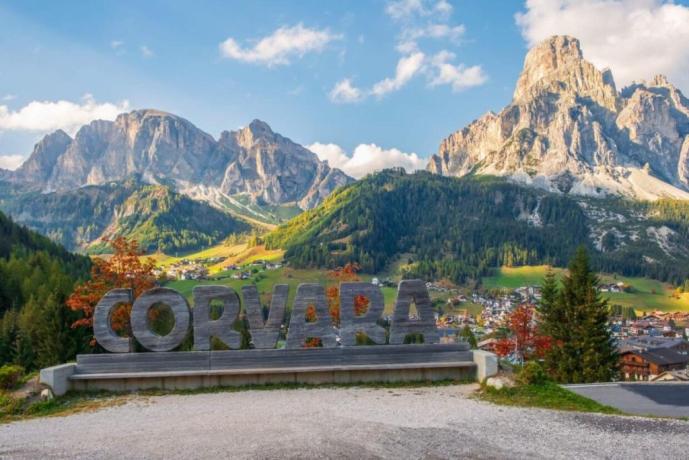 NATALE sulle Dolomiti hotel Corvara con piscina coperta, Spa e animazione bambini con Centro Benessere o SPA