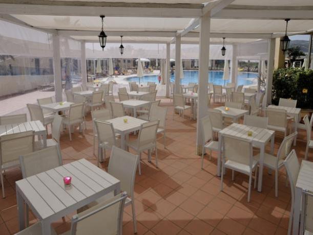 Bar fronte Piscina in Villaggio,Marina di Butera 